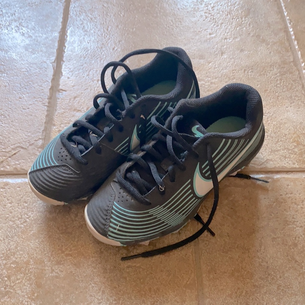 Nike softball cleats